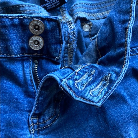 Jeans - Picture 3 of 4